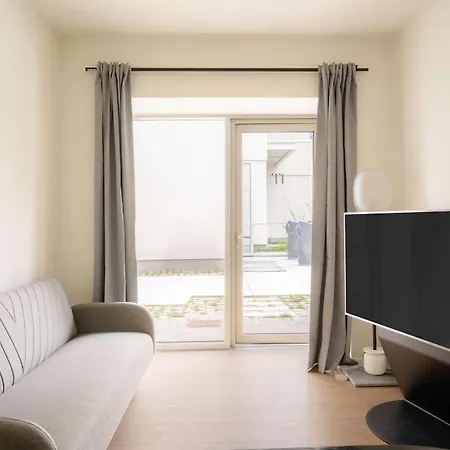 Stylish Cph 13 Apartment